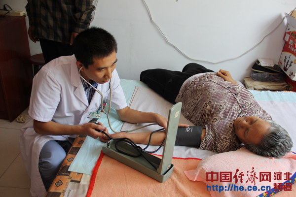 中国经济网：PA视讯·(中国区)真人官方网站制药为福利院老人送关爱