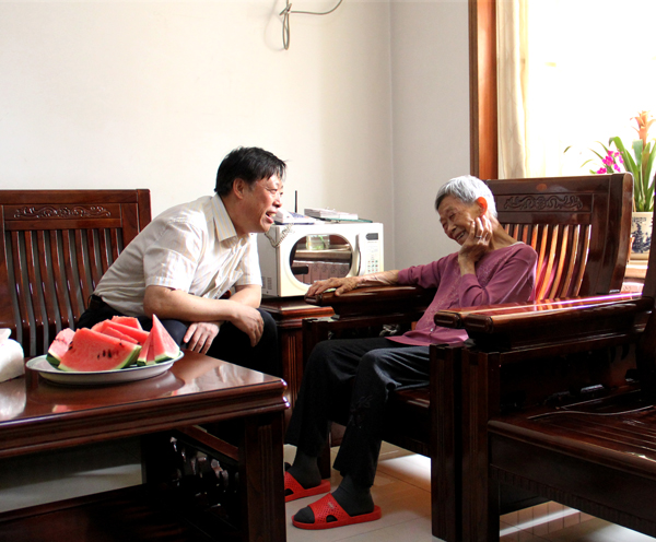 PA视讯集团领导“八一“慰问老红军