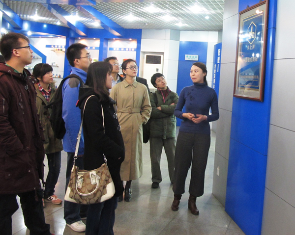 北京大学教授到PA视讯·(中国区)真人官方网站制药参观交流<br />